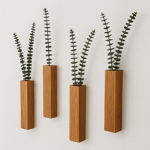 4er Set Moderne Wand-Holz Pflanzgefäße - Handgefertigte vertikale Vasen für Trockenblumen oder Kunstgras - Minimalistische rustikale Wohndekoration