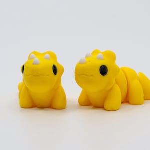 3D Printed Triceratops Articulated Toy Fidget Gift | Desk Pet and Bookshelf Decoration