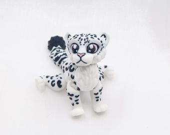 3D Printed Snow Leopard Articulated Toy Fidget Gift | Desk Pet and Bookshelf Decoration