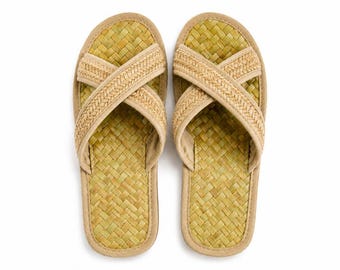 Natural Woven Straw Slippers – Boho Cross Strap Sandals, Summer Beach Slides, Spa House Shoes for Women