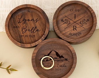 Hochzeit Nussbaum Holz Ring Schale, Benutzerdefinierte Runde Holz Ring Schale, Verlobung Ring Halter, Einzigartige Jubiläum Geschenk für sie, Schmuck Schale für paar