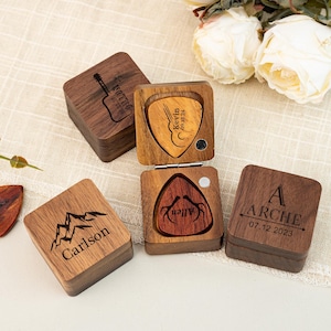 Caja de púas de guitarra de madera personalizada, soporte de almacenamiento para púas de guitarra grabadas, estuche organizador de púas de guitarra de madera, regalo para músico guitarrista