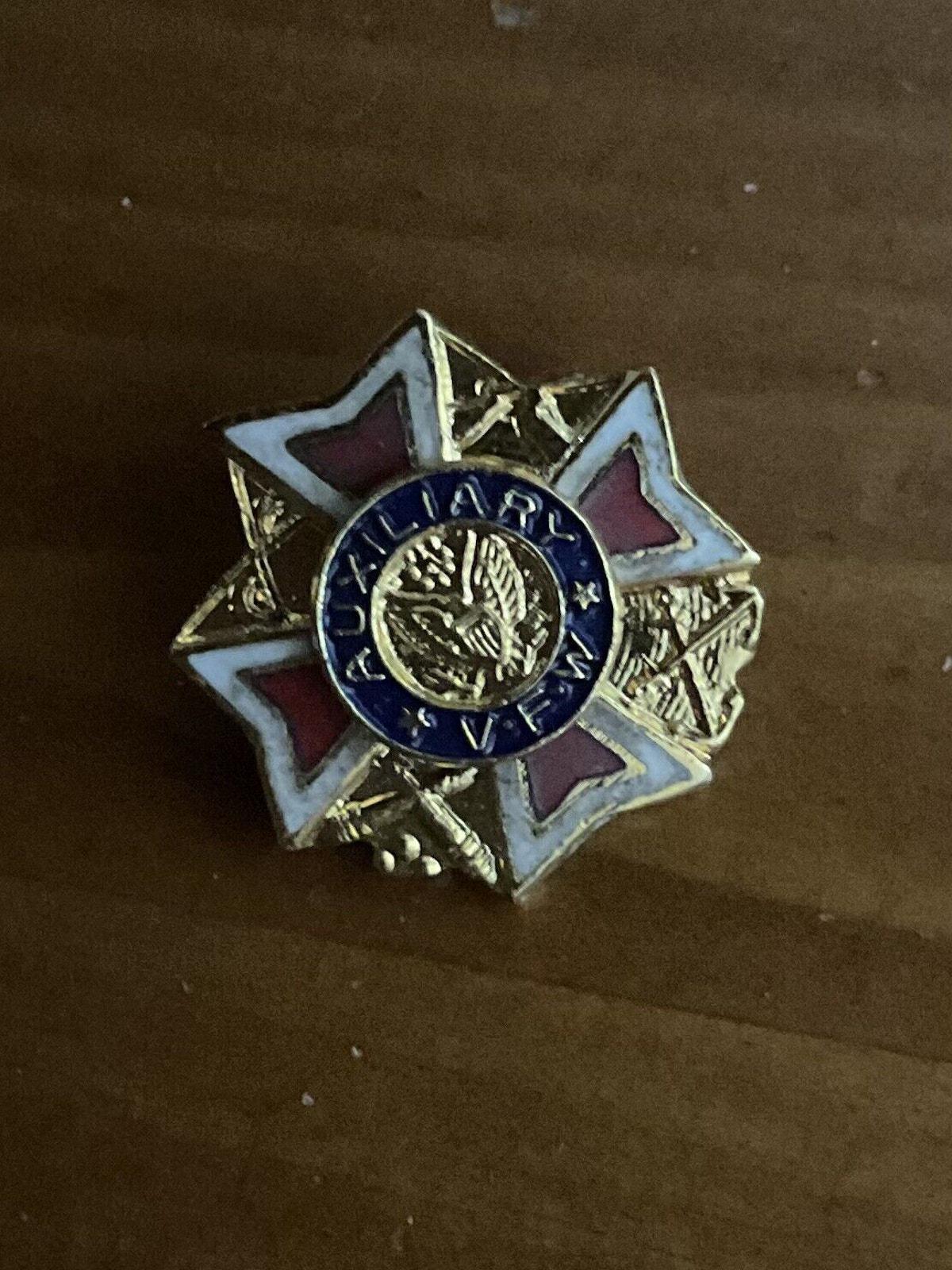 Military VFW Auxiliary Vintage Tack Pin T-4098