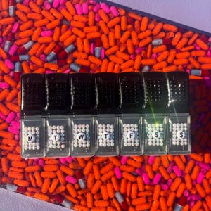 Organizador de pastillas AM/PM con brillo