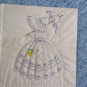 Quilt Southern Ladies Needlework embroidery Baby Blanket Vintage image 4