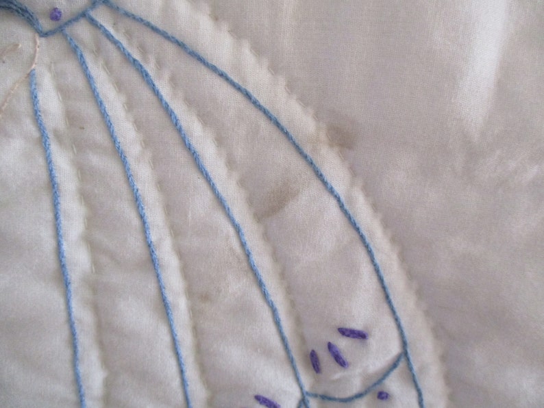 Quilt Southern Ladies Needlework embroidery Baby Blanket Vintage image 2