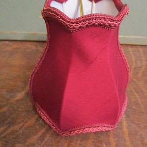 Shade Bulb Clip Burgundy small Vintage