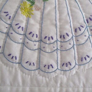 Quilt Southern Ladies Needlework embroidery Baby Blanket Vintage image 7