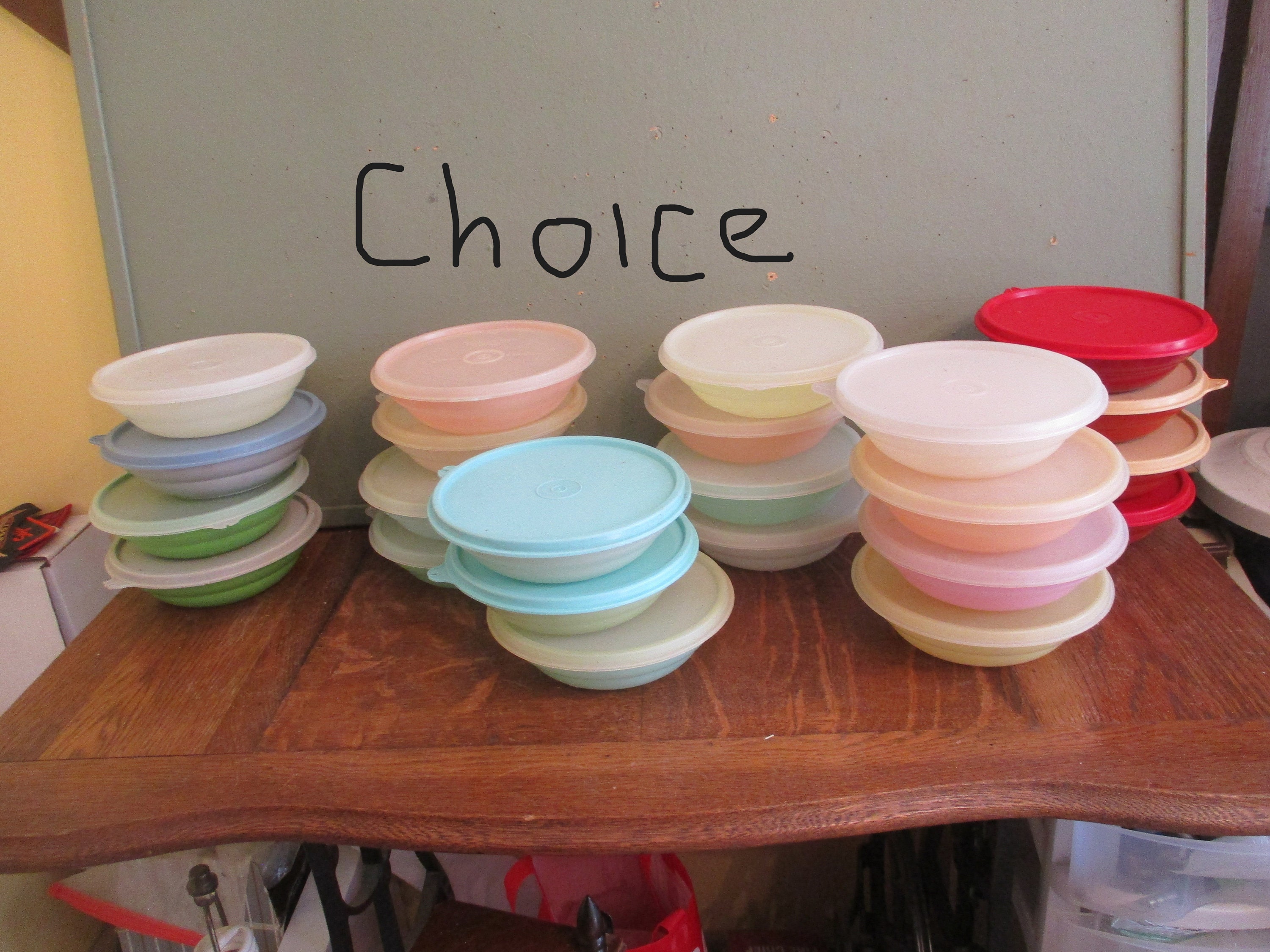 Tupperware 16-Piece Heritage Round Mini Bowls Set - Vintage Multi