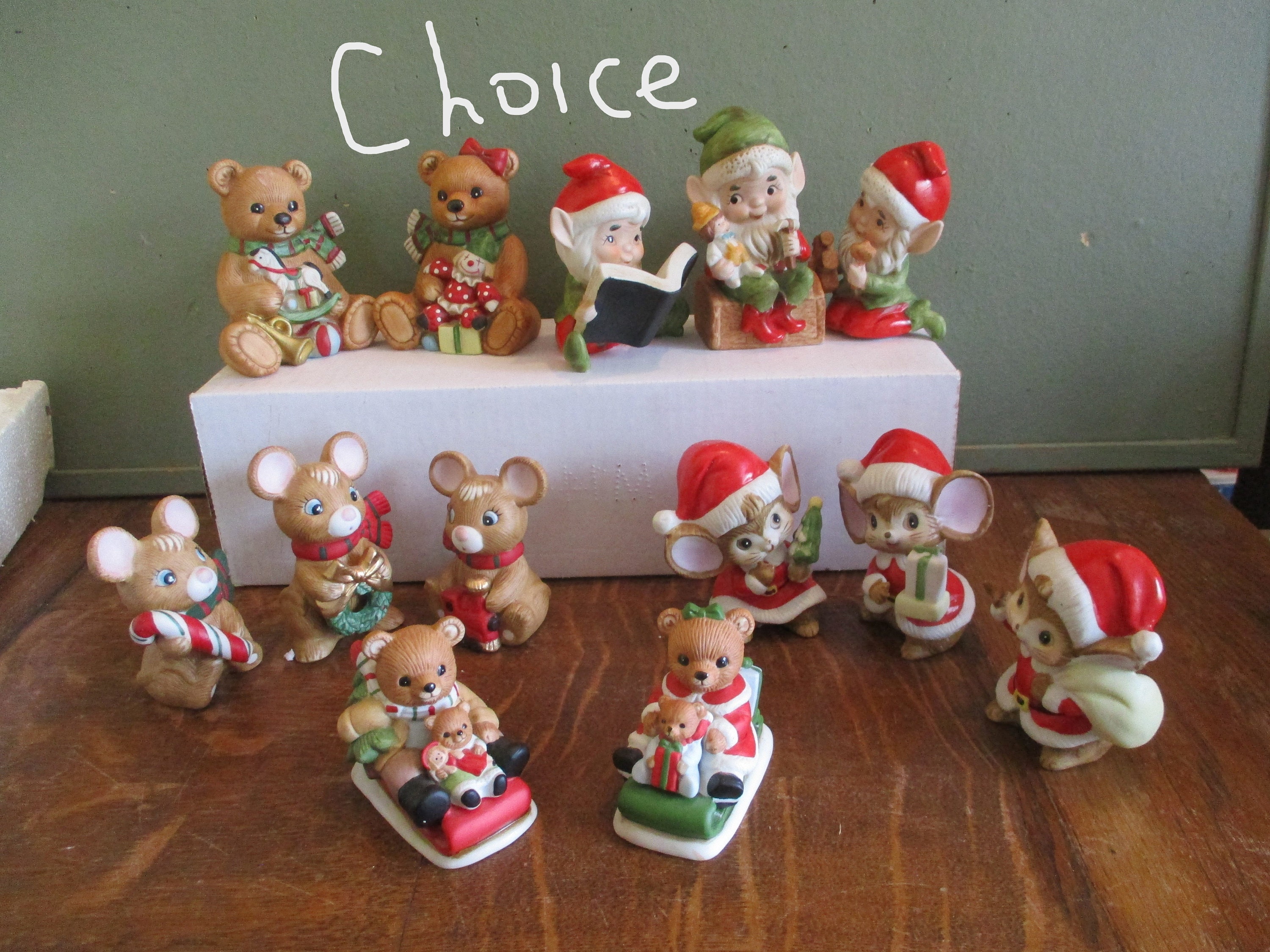 NorthPoleXpress Premium Mini Wooden Christmas Tree Ornaments - Set of 48 Ornament Figures Advent Calendar Stuffers Fillers - Santa Claus Snowman