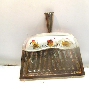 Dust Pan Primitive Vintage Farmhouse kitchen