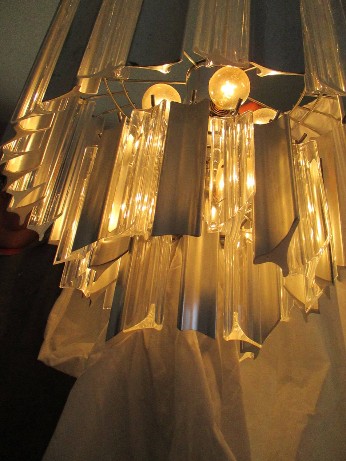 Lucite chandelier deals modern