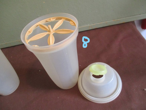  Tupperware 2-Cup Quick Shake Gravy Container: Amzn