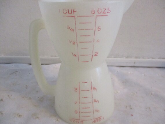 Vintage Tupperware Wet Dry measuring cup 2 cups in one