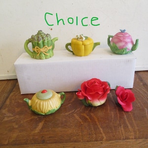 Avon Teapot Small Decorative vintage CHOICE one Cosmos