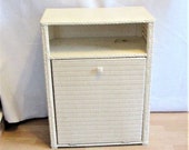 Wicker Hamper Trash bin Wastebasket Laundry basket Vintage