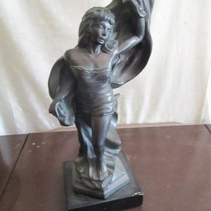 Austin Sculpture Women - Etsy