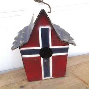 British Flag Birdhouse Metal vintage