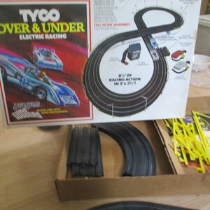 Tyco HO Slot Car 6pc Quik-Clik 15" Straight Track – Gray With Graphics, 1989, Unused