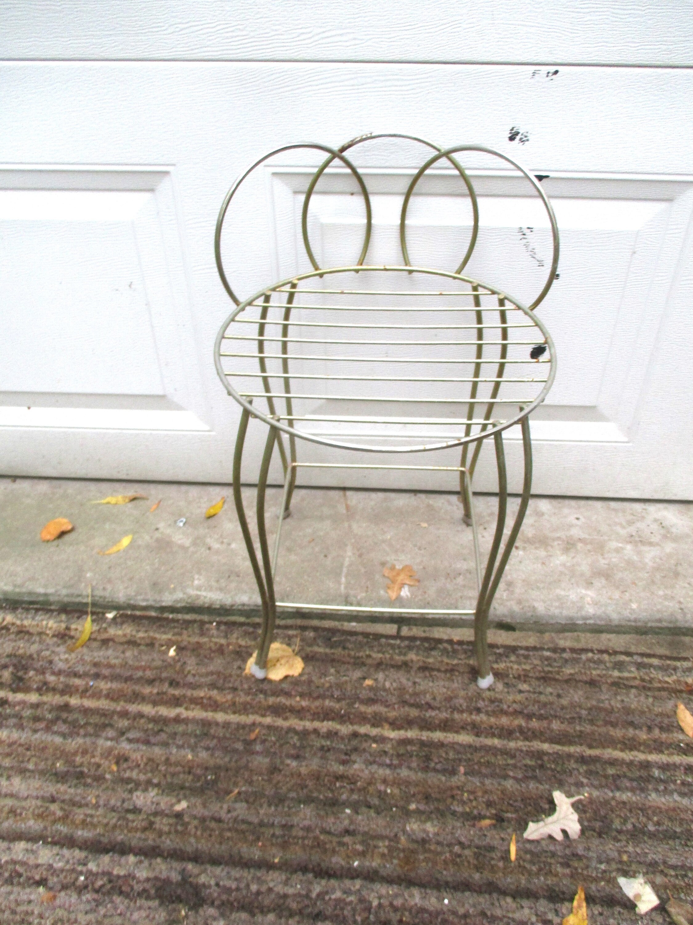 Vintage metal vanity chair best sale