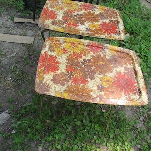 Metal TV Tray folding Mid Century Modern Vintage set of 2