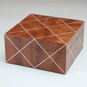 Handgefertigte Moderne Holz Schmuckschatulle - Makore Mit Perlmutt Inlays