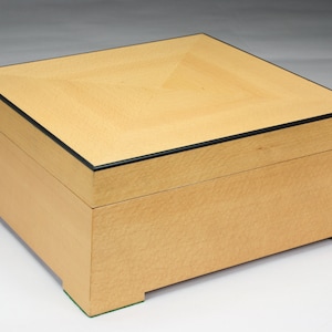 Handgefertigte Moderne Holz Schmuckschatulle Buche mit Ebenholz Inlays