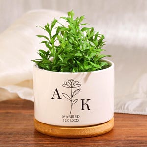 Personalized Wedding Date & Initials Vase | Custom Succulent Planter Gift|Wedding Anniversary Gift for Couples|Anniversary Gifts Flower Pot