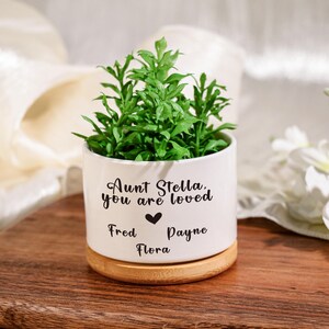 Personalized Aunt Ceramic Flower Pot: Custom Engraved Gift