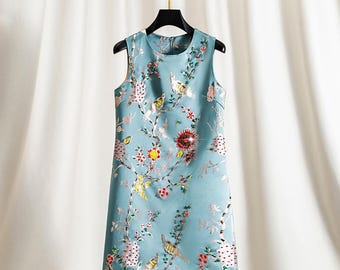 Handgeborduurde jurk met bloemenjacquard: jurk met 3D-bloemen met kralen