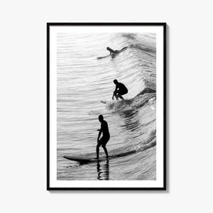 Impresión artística de surf / Póster de fotografía en blanco y negro para decoración de playa, arte de pared oceánico, regalo para amantes del surf