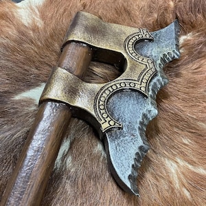 Fantasy one handed axe for LARP - Handcrafted - LARP, Cosplay, Sfx, Renfair, Cinema, Theatre