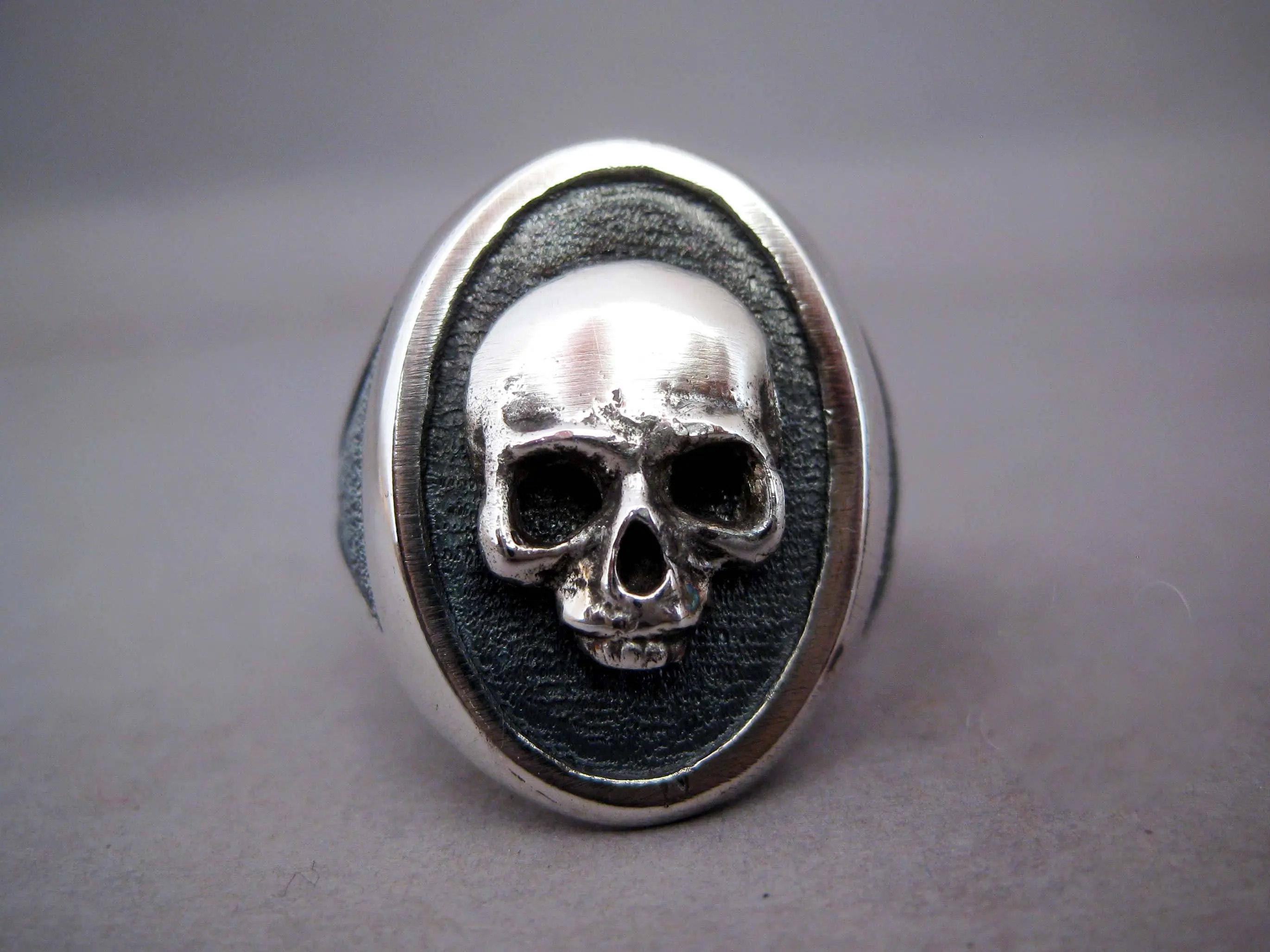 Anello teschio in argento sterling pirata con un occhio solo