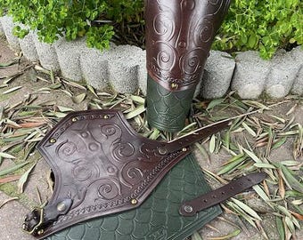 GAWAIN leather bracers brown and green - Handmade - Perfect for LARP, Renfair, Cosplay, Cinema and Theater