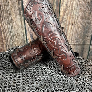 Leather vikings bracers Ragnarok, Perfect for LARP, Renfair, Medieval event, Viking and cosplay