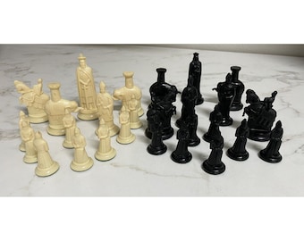 Vintage 1947 Kingsway Florentine Chess Pieces 27 Black White Replacement