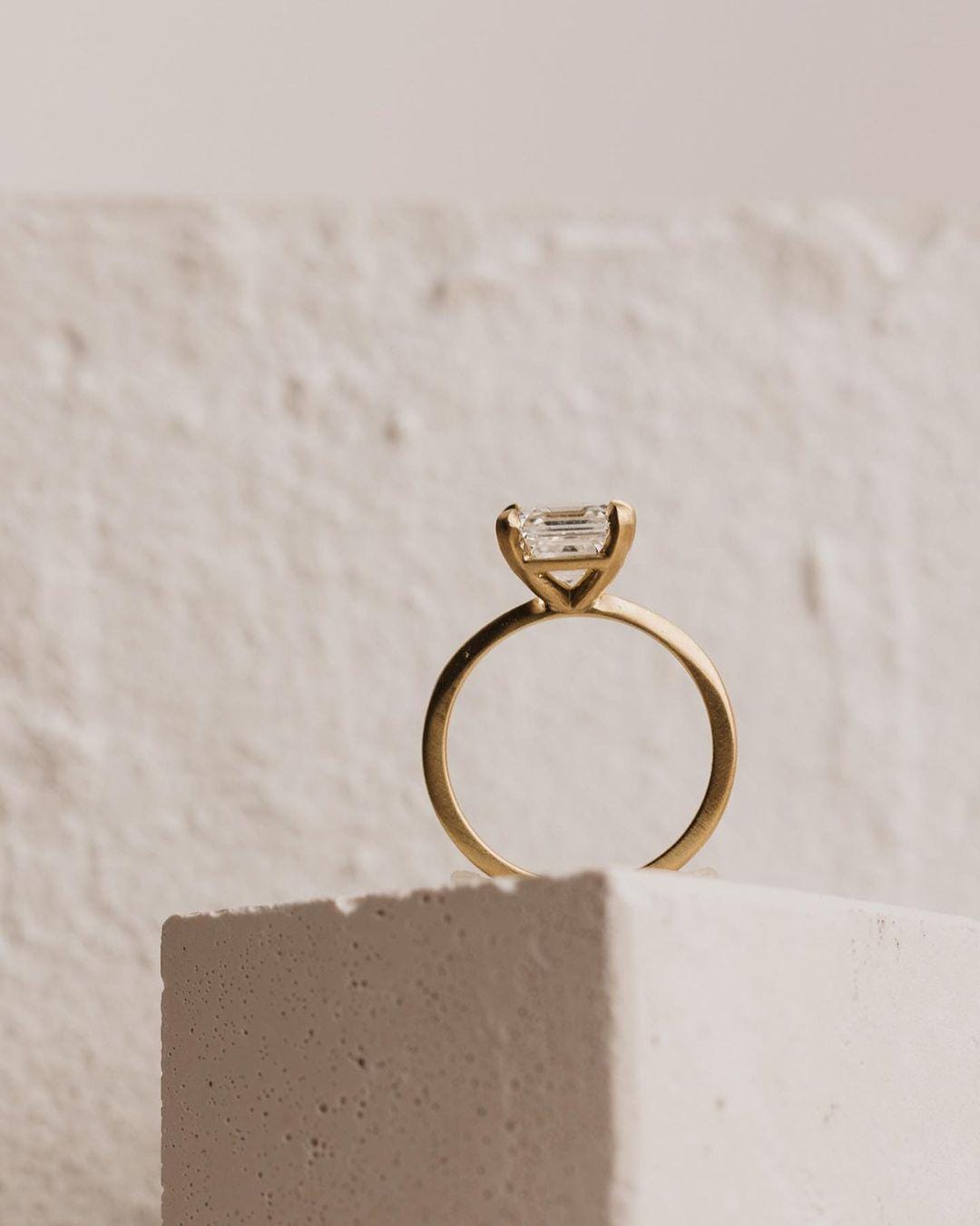 3カラット アッシャーカット モアッサナイト リング：14K イエロー