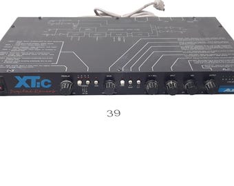 Alesis XT:c Digital Reverb (1980s) – Vintage Rackmount Effects Processor