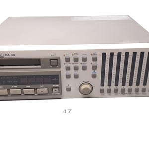 Tascam DA-38 (1995) - 8-Kanal Digital-Tonbandgerät mit Bedienungsanleitung