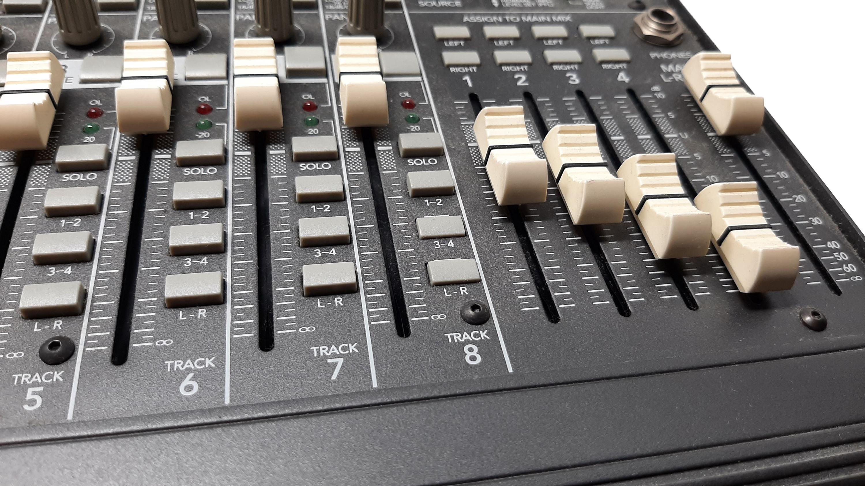 Mackie CR1604-VLZ (1996) – 16-channel Mic/line Mixer With Manual