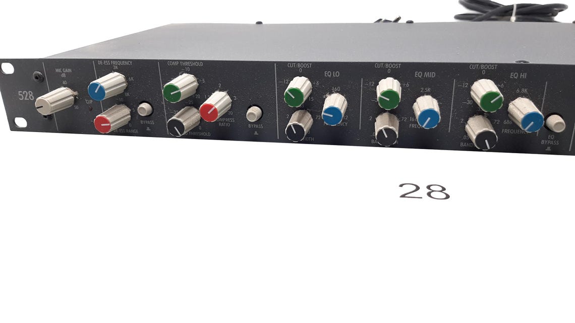 Symetrix 528 Voice Processor (1980s) – Mic Preamp Channel Strip with Compressor, De-Esser & Equalizer, foto 2 di 5