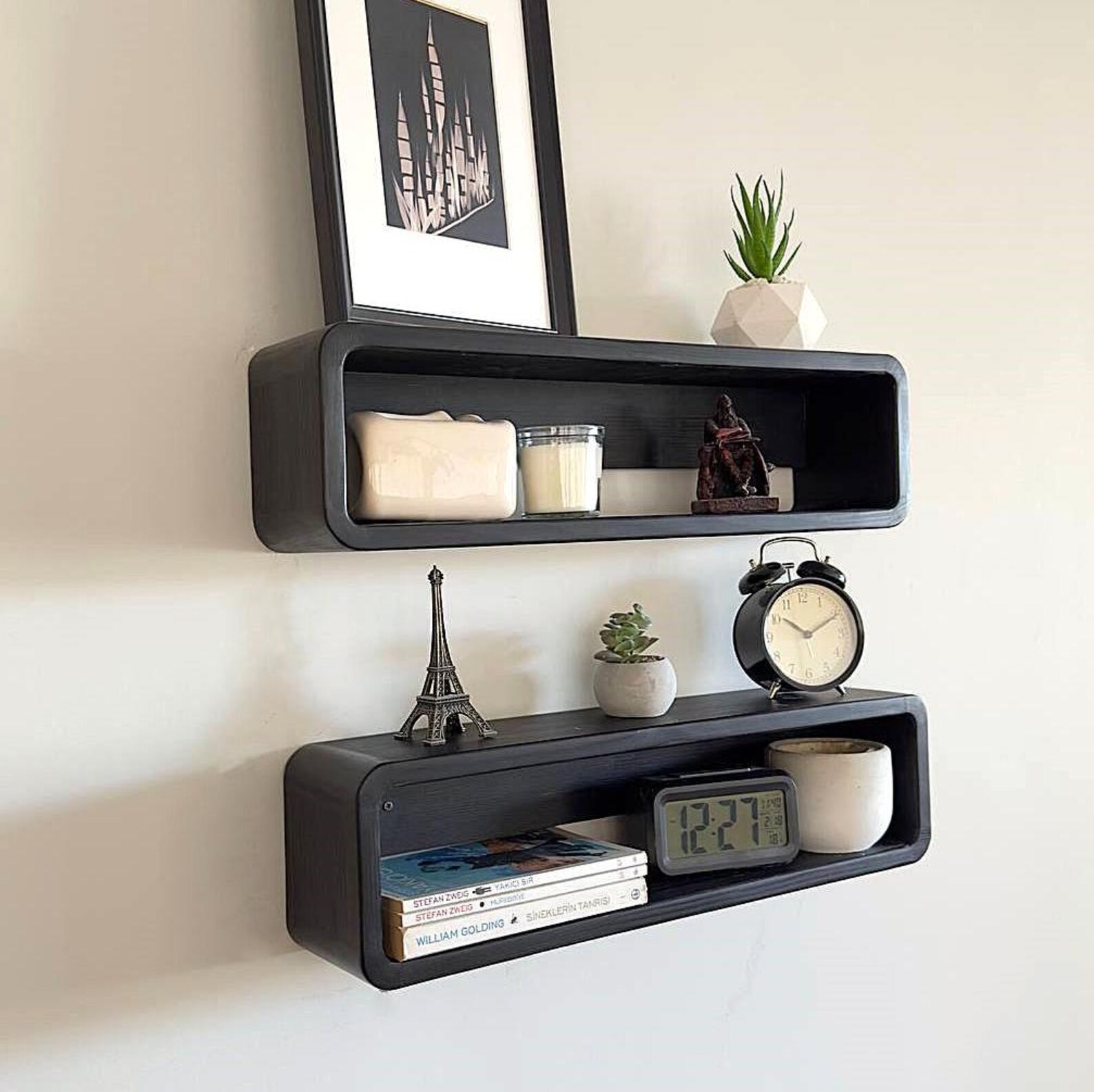 Photo inspiration: Picture Idea: Handmade Bentwood Floating Shelf Wall Decor