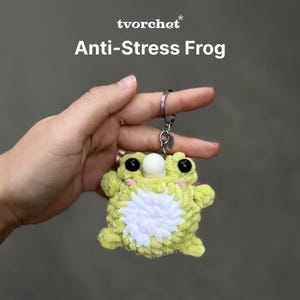 Crochet Frog Keychain: Plush Amigurumi Fidget Toy - Anxiety Relief