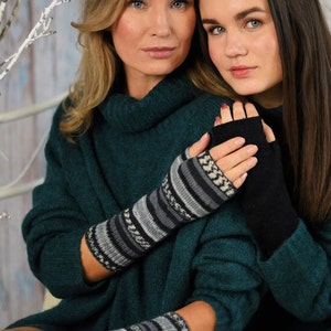 Unisex woolen gloves, Gift idea for birthdays and Christmas , Hand knitted arm warmers, Winter wrist warmers,  Black gloves, Warm fingerless