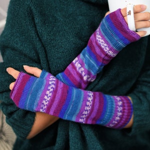 Wristbands, Fingerless for women , Hand knitted arm warmers, Winter wrist warmers, CHRISTMAS GIFT, Christmas gift idea, Purple gloves
