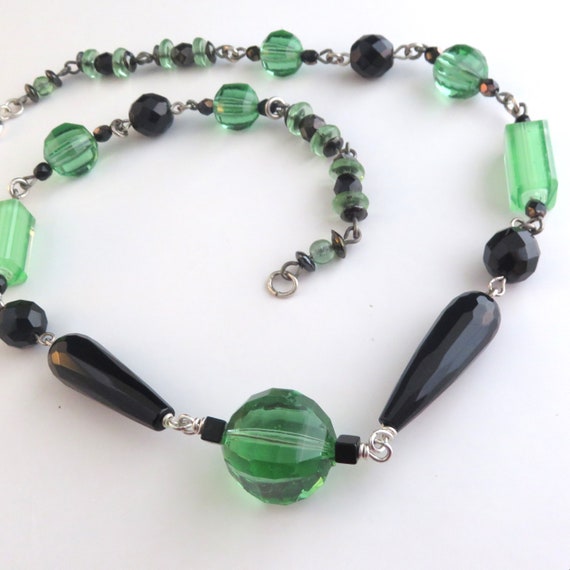 Art Deco Necklace, Green and Black Art Deco Bead … - image 3