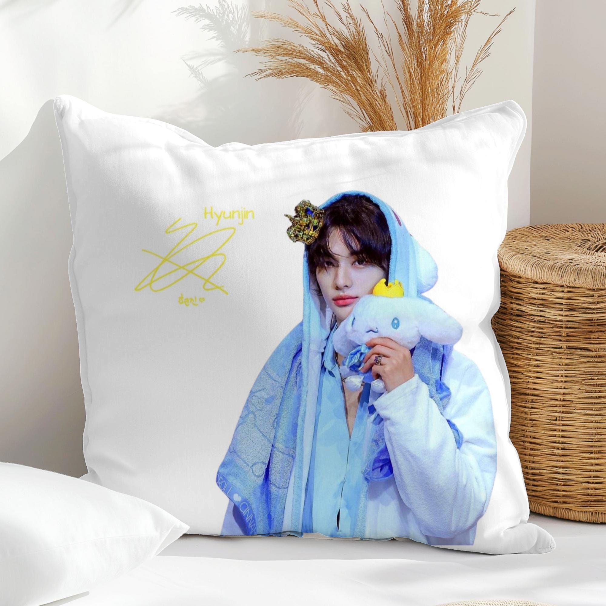 Hyunjin Body Pillow - Etsy