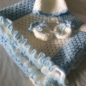 Couverture pour bébé au crochet bleu et blanc, crochet afghan, couverture pour lit de bébé, couverture pour poussette, couverture à carreaux, grands carrés, bords jaunis