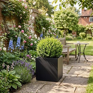 Pot de jardin carré noir en métal galvanisé, en acier, pour intérieur et extérieur.