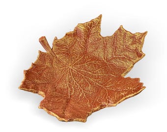 Prato de enfeites de folha de bordo